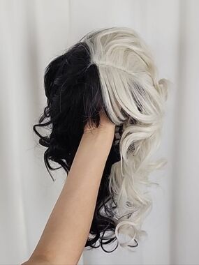 Cruella De Vil Costume Wig Black and White